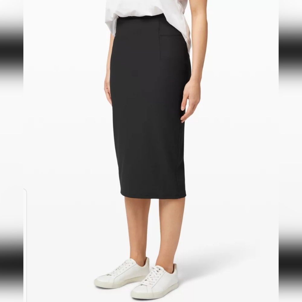 Lululemon A New Route Skirt